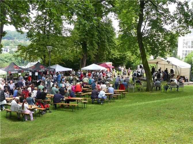 Der Kirmesfrühschoppen lockte zahlreiche Besucher an.