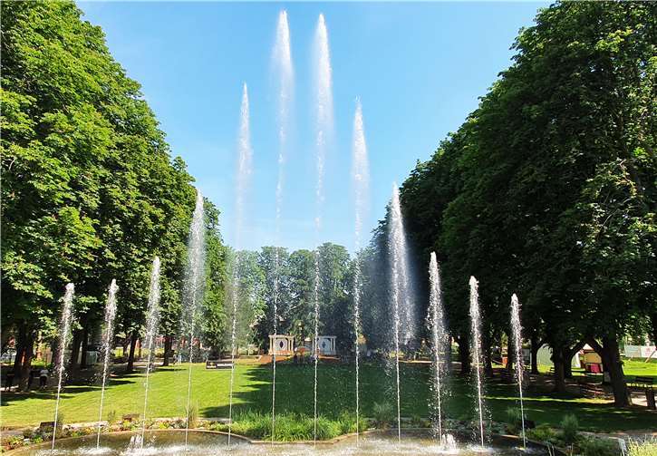 Der KlangBrunnen spielt im Wechsel drei verschiedene Mini-Shows zu klassischen Melodien, einer Rock-Hymne und zu deutschem Pop.Foto: Ahrtal und Bad Neuenahr-Ahrweiler Marketing GmbH