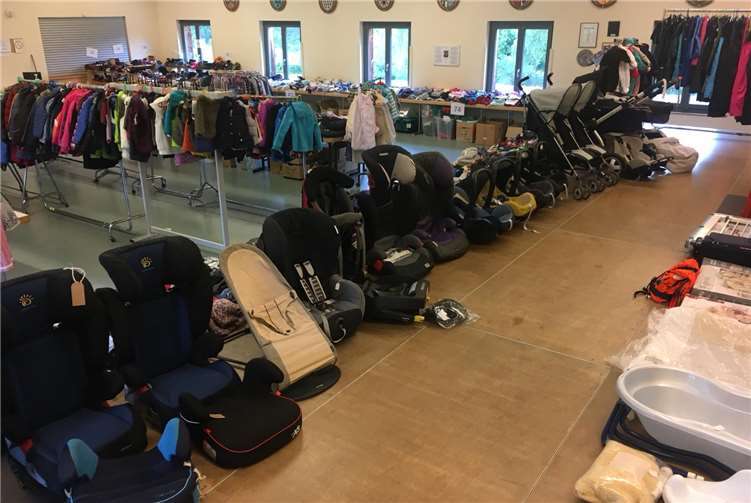 Der Kleider- und Spielzeugmarkt bot den Besuchern eine riesige Auswahl.Privat