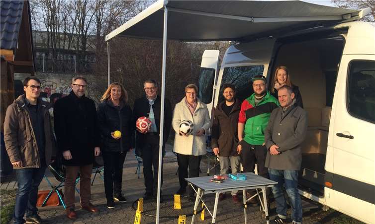 Der Kleintransporter kommt bei den Jugendlichen gut an. Foto: privat