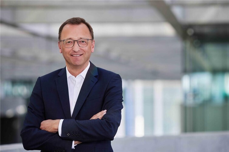 Der Koblenzer Bundestagsabgeordnete Josef Oster (CDU) freut sich, dass Bahnhöfe in Koblenz und der Region einem Frühjahrsputz unterzogen werden.