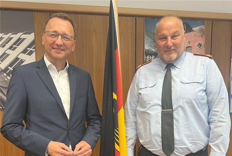 Der Koblenzer Bundestagsabgeordnete Josef Oster (links) hat sich mit dem neuen Standortältesten und Vize-Präsidenten des BAAINBw Brigadegeneral Dr. Frank Utzerath über die aktuelle Lage ausgetauscht. Foto: Philip Rünz
