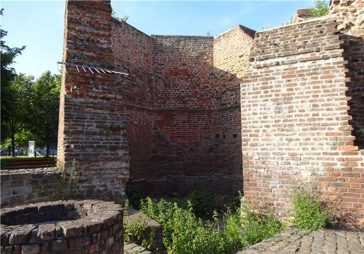 Der „Koblenzer Turm“ in Duisburg – Zeichen einer wahren Freundschaft. Petra Lötschert