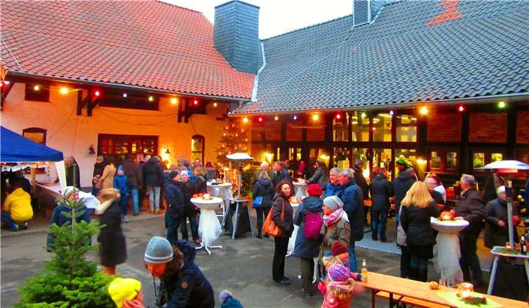 Der Köllenhof ist festlich geschmückt. privat