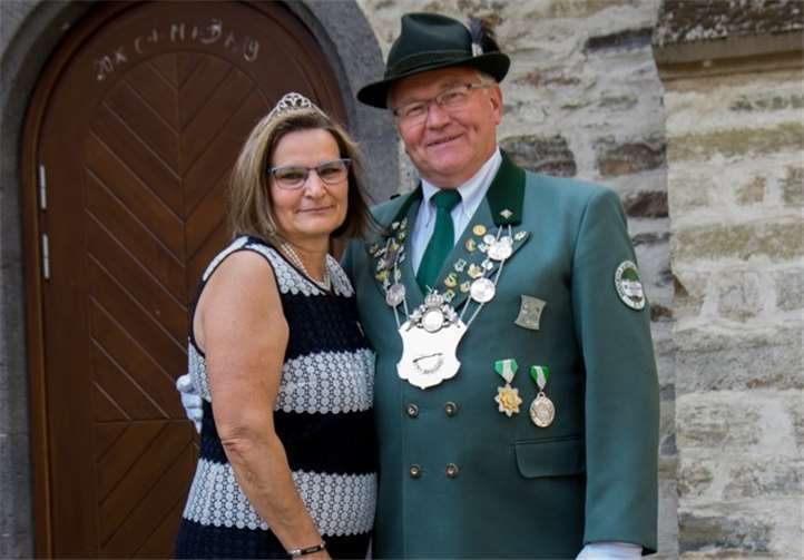 Der König der Bendorfer Schützengesellschaft Henry Fiedler mit Frau Helga. Fotos: privat