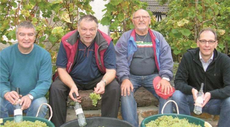 Der Koisdorfer Ortsbeirat nach der Weinlese.privat