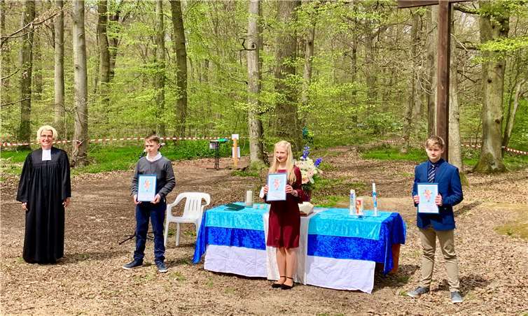 Der Konfirmationsgottesdienst wurde von den drei Jugendlichen Elin Müller, Florian Faltin und Marten Aretz mit vorbereitet.Fotos: privat