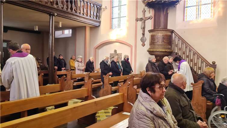 Der Krankensalbungsgottesdienst in Pillig.  Foto: Pfarramt Münstermaifeld