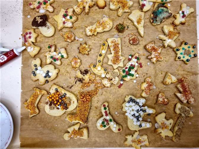 Der Kreativität waren beim Plätzchen-Backen keine Grenzen gesetzt.  Foto: privat