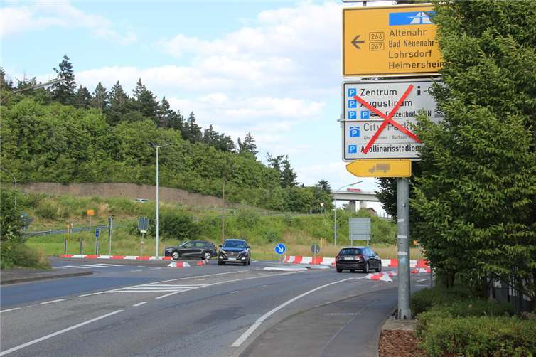 Ziel sind klare Verkehrsführung und neue Grünflächen Der Kreisel am Schwertstal ist die östliche Begrenzung der geplanten Baumaßnahme Heerstraße.