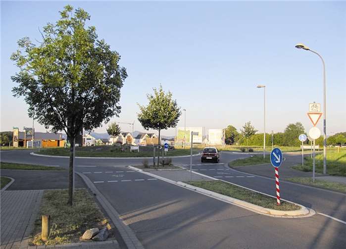 Der Kreisel zwischen dem Einkaufszentrum und dem Wohngebiet Rondo. privat