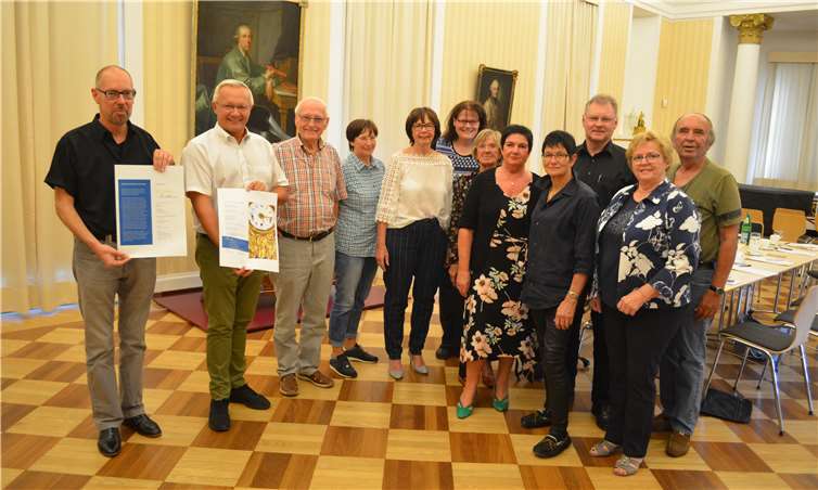 Der Kreiskulturausschuss stellte den Jubiläumsflyer vor. privat