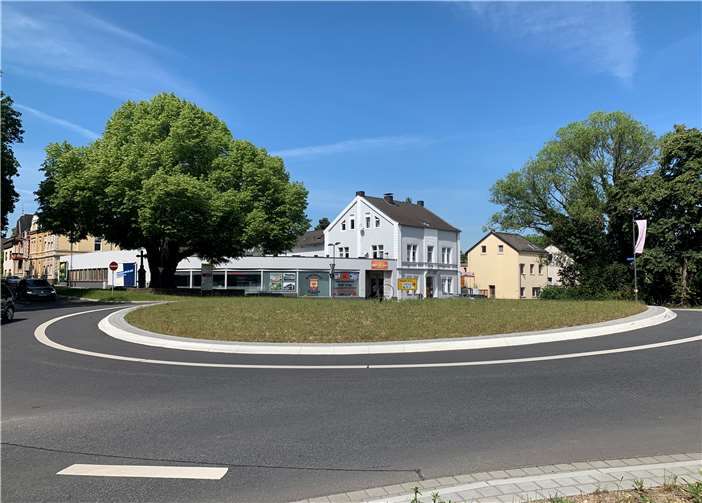 Der Kreisverkehr soll schöner werden. Foto: ROB
