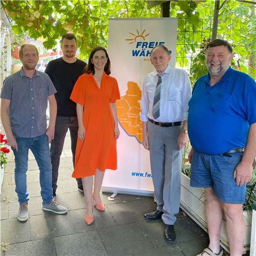 Der Kreisvorstand der Freien Wähler Neuwied: v.li. Michael Lysun, Philip Marx, Marianne Altgeld, Joachim Albert und Udo Franz. Foto: privat