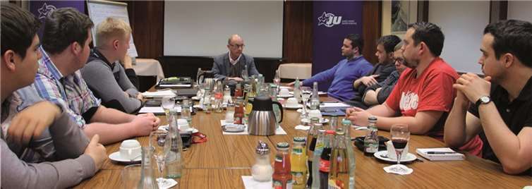 Der Kreisvorstand der Jungen Union im Gespräch mit dem Bendorfer Bürgermeister Michael Kessler. JU/MYK