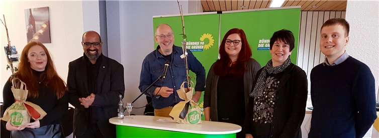 Der Kreisvorstand mit den Gästen beim Neujahrsempfang: (v. l.) Judith Haag, Josef Winkler, Martin Schmitt, Pia Schellhammer, Birgit Meyreis und Christoph Wagner. privat