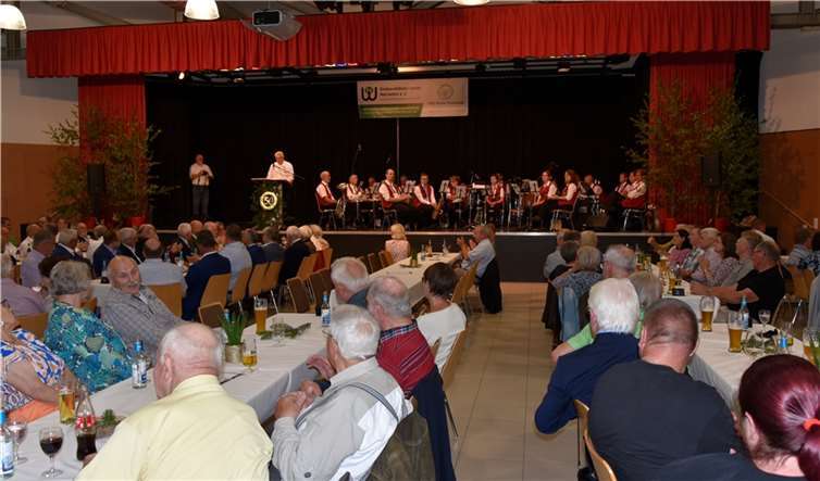 Der Kreiswaldbauverein Neuwied feierte mit 170 Gästen in der Wiedparkhalle in Neustadt sein 50-jähriges Bestehen.  Foto: Simone Schwamborn