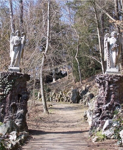 Der Kreuzweg in Adenau.  Stadt Adenau