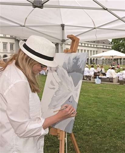 Der Künstlerin Natalia Heinz kann gerne über die Schulter geschaut werden.privat