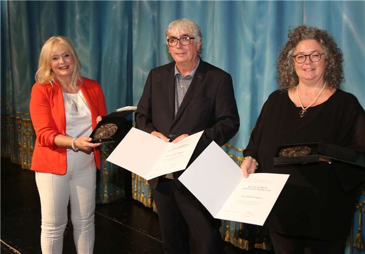 Der Kulturpreis der Stadt Koblenz wurde an Eva Maria Enders und Prof. Georg Schmitz, für ihre Verdienste in Sachen Musik und Kunst verliehen.Foto: Godehard Juraschek