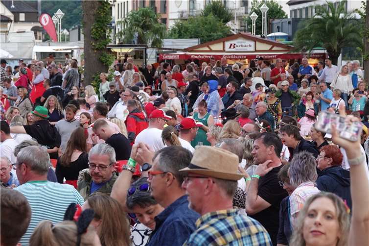 Der Kurpark war rappelvoll.