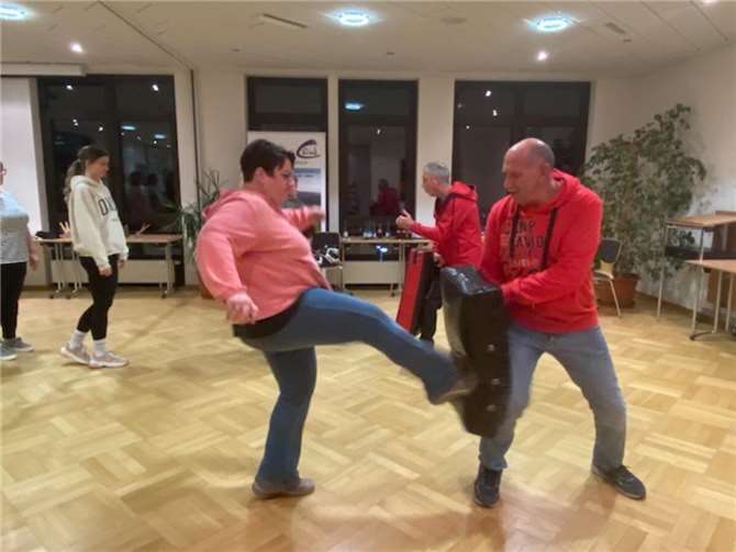Der Kurs lieferte den Teilnehmerinnen viele neue Impulse für die Selbstverteidigung.