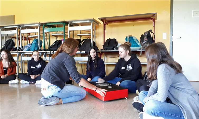 Der Kurs vermittelte Schülerinnen wie sie sich gegen Übergriffe wehren können. Fotos: : MIH