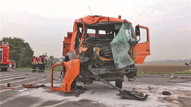 Der LKW konnte weder bremsen noch ausweichen.Winkler TV
