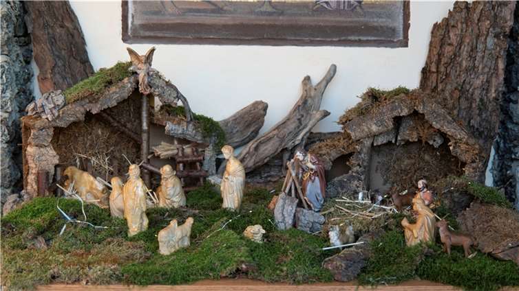 Der Lahnsteiner Krippenweg entführt Besucher in eine Welt traditioneller Weihnachtsdarstellungen, kunstvoll ausgebreitet auf einer Länge von 2,5 Kilometern.  Fotos: ND