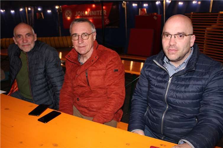 Der Landesbeauftragte für Wiederaufbau Günter Kern (Mitte) mit Theo Dillenberger (li-) sowie Thomas Weimer (re.). Foto: WITE