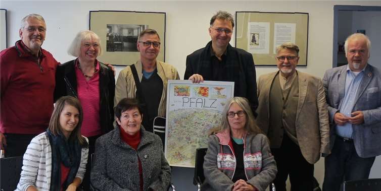 Der Landesvorstand des Schriftstellerverbandes Rheinland-Pfalz, mit Katharina Göbel (vorne li.) und Ferhat Cato (re.).Ferhat Cato