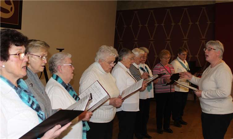 Der Landfrauenchor unter der Leitung von Karin Zepp aus Königsfeld.WITE