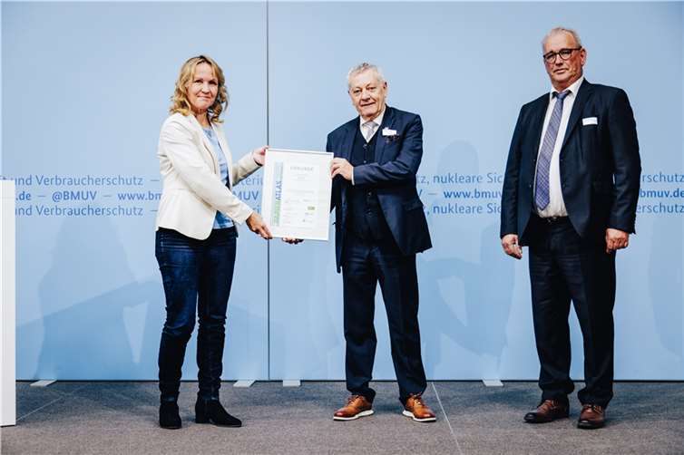 Der Landkreis Cochem-Zell erreicht den dritten Platz der „Recyclingpapierfreundlichsten Landkreise“ im Papieratlas-Landkreiswettbewerb 2022 der Initiative Pro Recyclingpapier (IPR). Copyright: Christoph Wehrer