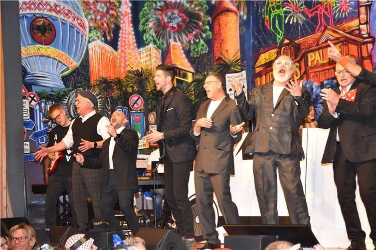 Der Landsturm startbereit für die große Show. Fotos: EICH