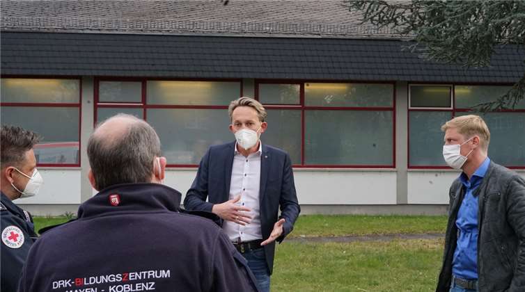 Der Landtagsabgeordnete Marc Ruland war zu Besuch im Mendiger Corona-Schnelltestzentrum.Foto: privat