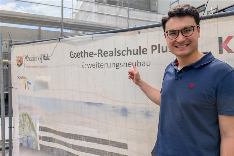 Der Landtagsabgeordnete und Kreisvorsitzende der CDU-Koblenz, Philip Rünz, freut sich über 1,47 Millionen Euro aus dem Landesschulbauprogramm für vier Koblenzer Schulen, darunter auch die Goethe Goethe-Realschule Plus.
