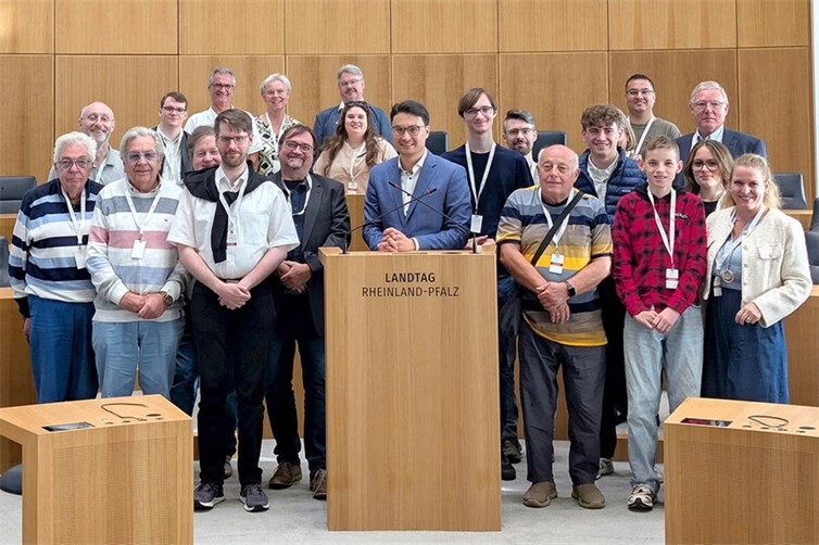Der Landtagsabgeordnete und Kreisvorsitzende der CDU-Koblenz, Philip Rünz, begrüßte eine Besuchergruppe aus Koblenz im Landtag in Mainz. Mit dabei waren Mitglieder der CDU-Koblenz, der Jungen Union und der Schüler Union Koblenz. 