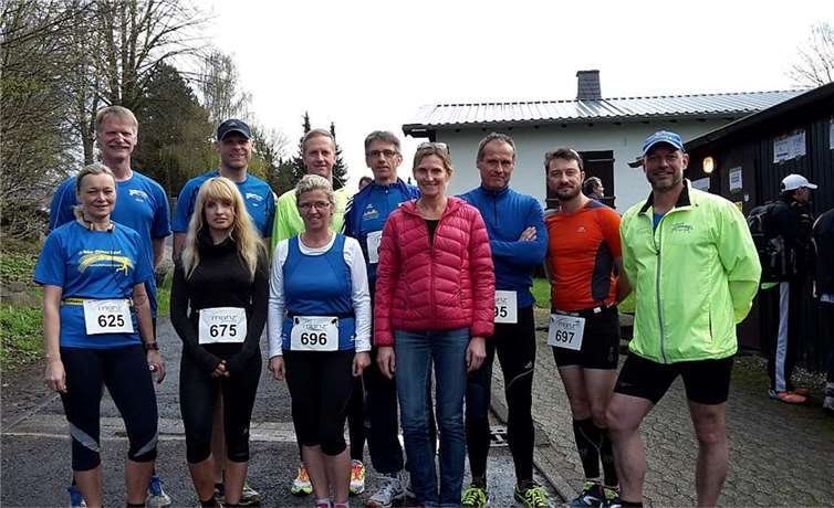 Der Lauftreff SV Weitersburg nahm mit insgesamt zwölf Teilnehmern erfolgreich beim Volkslauf in Neuhäusel teil.privat