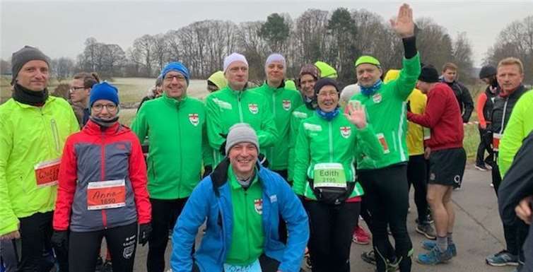 Der Lauftreff geschlossen am Start. Fotos: privat