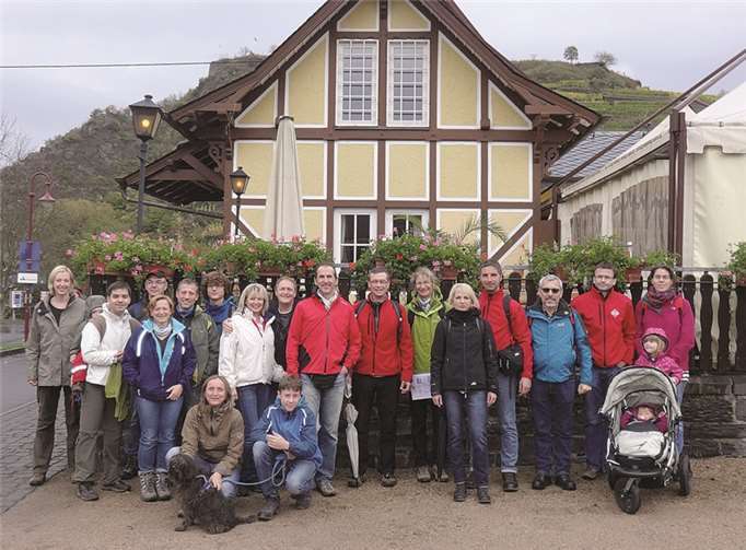 Der Lauftreff mit Kind und Kegel am Startpunk Bahnhof Mayschoß. Privat