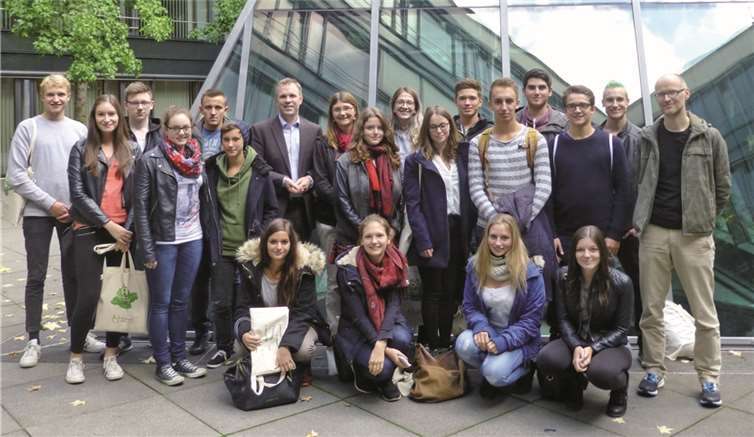 Der Leistungskurs Sozialkunde des Max-von-Laue-Gymnasiums.privat