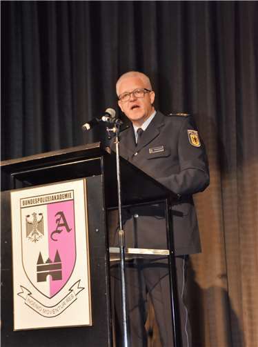 Der Leiter des Bundespolizei-und -Fortbildungszentrum, Polizeidirektor Carsten Westerkamp, hielt die Festrede.