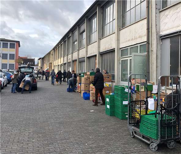Der Lions Club Koblenz führte mit zahlreichen fleißigen Helfern seine monatliche Bücherannahme durch.Foto: privat