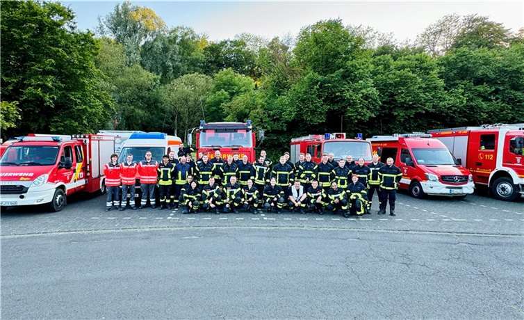 Der Löschzug Roßbach/Wied führte eine Gemeinschaftsübung mit den Kameraden aus St. Katharinen und dem DRK (Neustadt/Wied und Vettelschoss durch.  Foto: Michael Hombeul