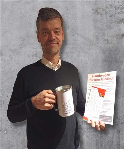 Der Lüftelberger Ortsvorsteher Daniel Südhof sammelt Spenden für Handwagen. Foto: privat