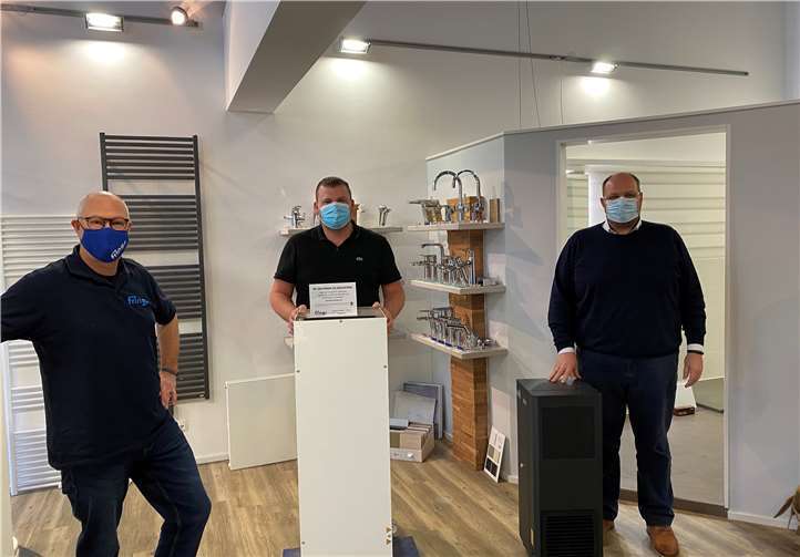 Der Luftreiniger (schwarz, unten rechts) ergänzt das Hygienekonzept. Foto: Frings GmbH