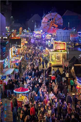 Der Lukasmarkt in Mayen ist immer wieder ein Besuchermagnet.  Foto: Lars Behrendt