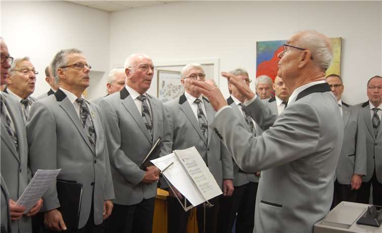Der MGV 1891 „Eintracht“ Trimbs singt häufig aktuelle Hits, greift aber auch gern auf alte Sachen zurück.