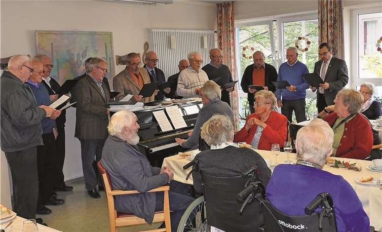 Der MGV Lyra Walporzheim sorgte für die feierliche Stimmung.