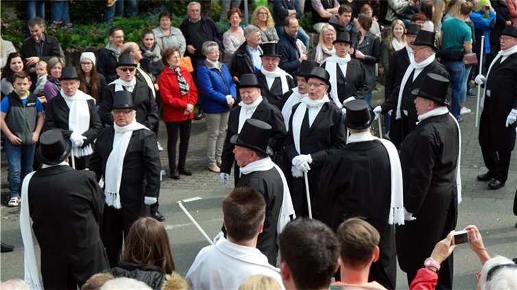 Der MGV Moselgruß, dieses Jahr als „Gülser Harmonists“ unterwegs, lieferte den z...